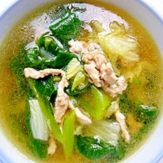 白菜、つる菜の豚肉醤油風スープ